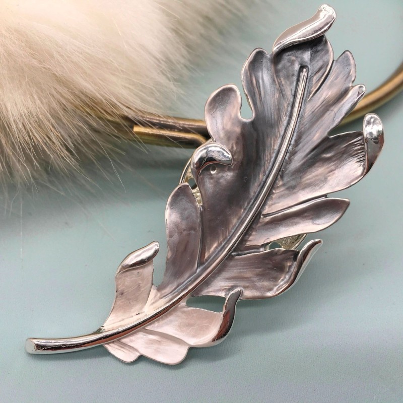 Magnetic Leaf Brooch