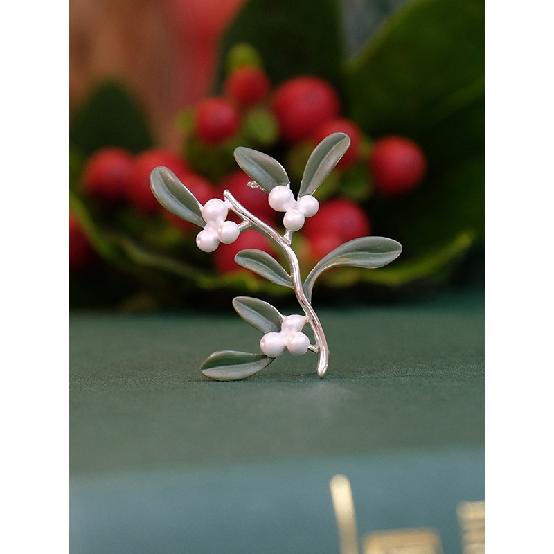 Mistletoe Christmas Brooch