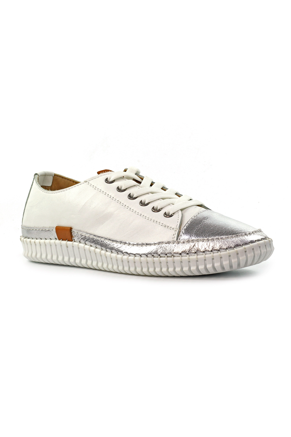 WOFTTR0011 - Scarlett White Plimsole 2