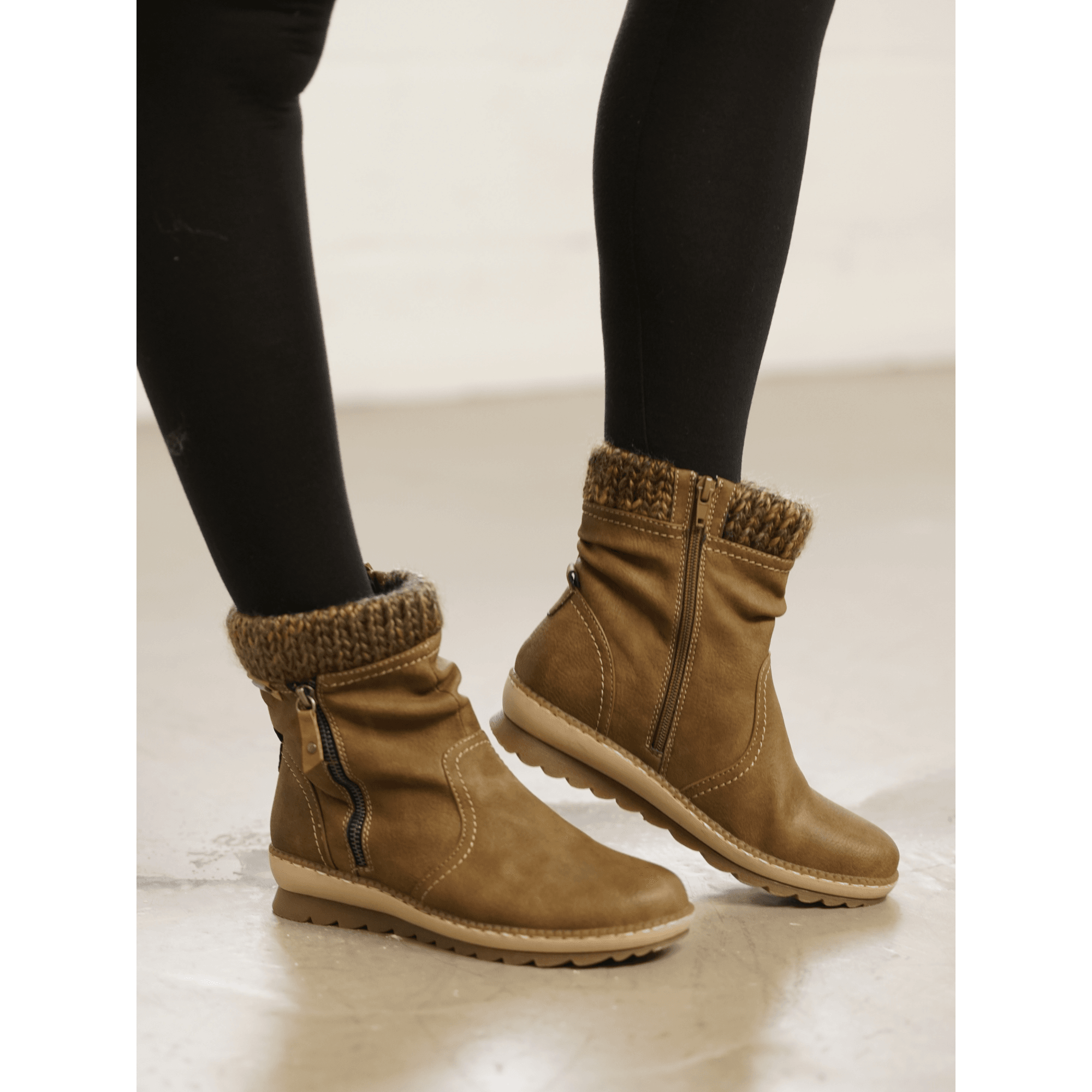 deborah-brown-waterproof-boot-p7681-445573_zoom WOFTBO0030 - Lunar Mid-height Deborah Boots