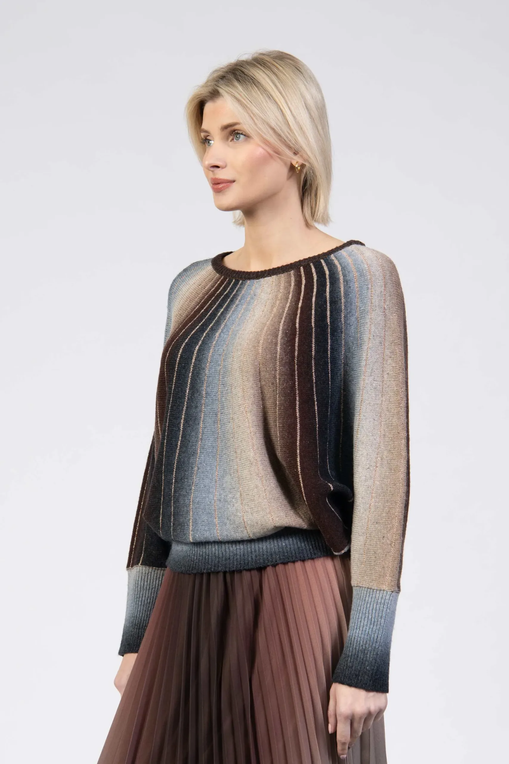 WOCLJU0073 - Batwing Block Colour Jumper Batwing Block Colour Jumper - Side View