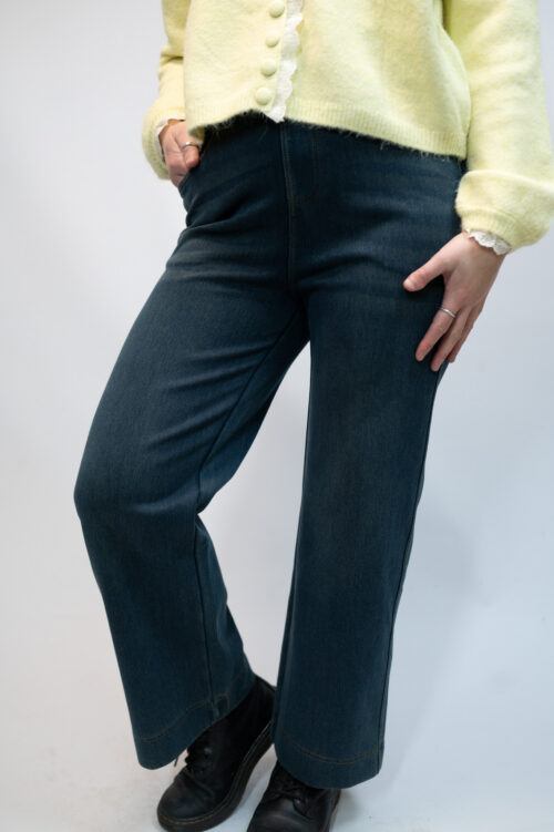 Wide Leg Stretchy Jeans