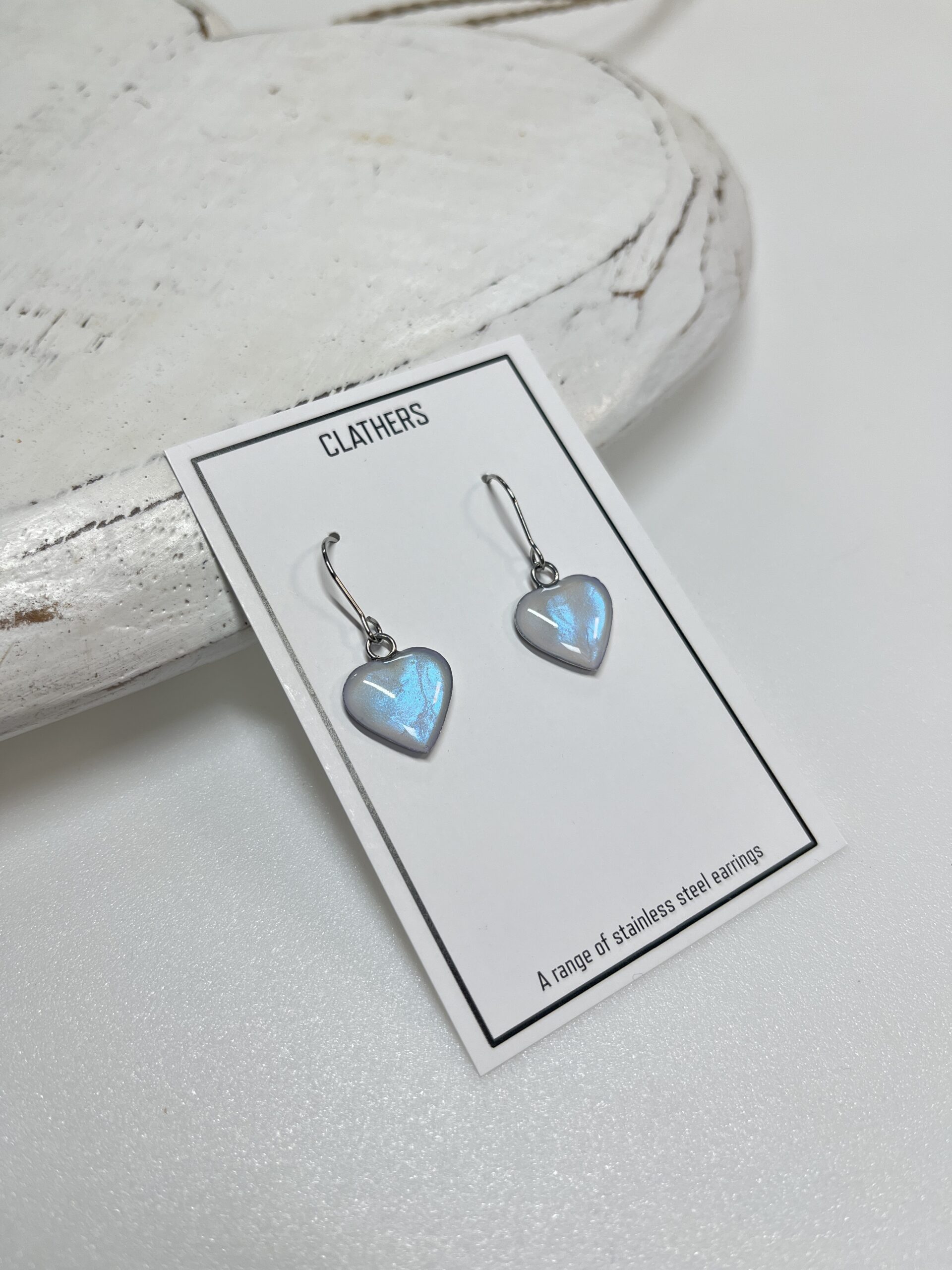 WOJEER0427 - Pearl Coloured Heart Drop Earring